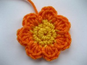 como hacer flores a crochet faciles-25